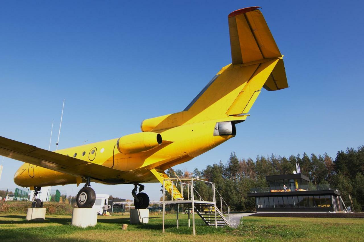 Yellow Plane Yurov Dış mekan fotoğraf